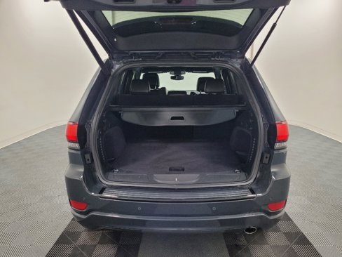 Used 2018 Jeep Grand Cherokee Altitude image 29