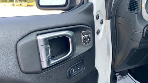 Used 2024 Jeep Wrangler Unlimited Sahara image 12