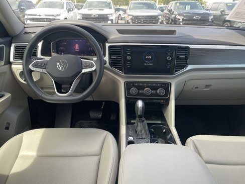 Used 2023 Volkswagen Atlas SE image 38