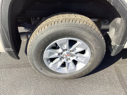 New 2026 GMC Sierra 1500 SLE w/ Preferred Package image 12