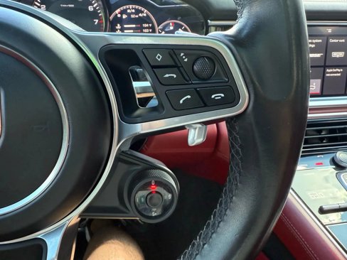 Used 2018 Porsche Panamera 4S image 21