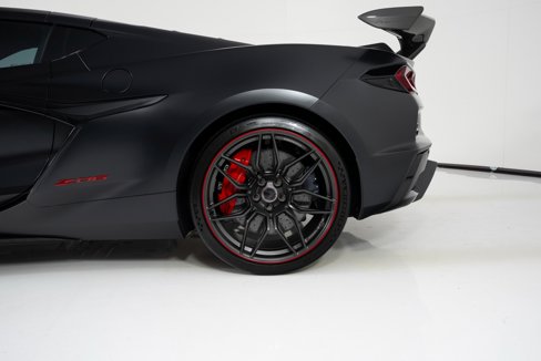 Used 2023 Chevrolet Corvette Z06 w/ Z07 Performance Package image 10
