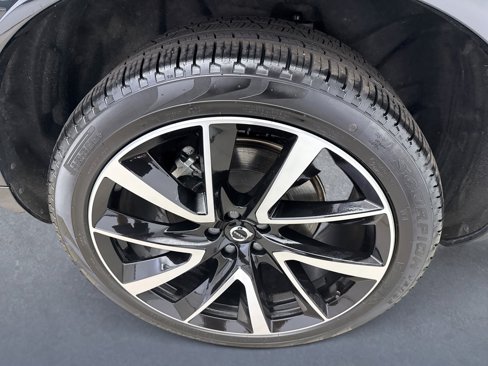 Used 2025 Volvo XC90 B5 Plus w/ Protection Package Premier image 23