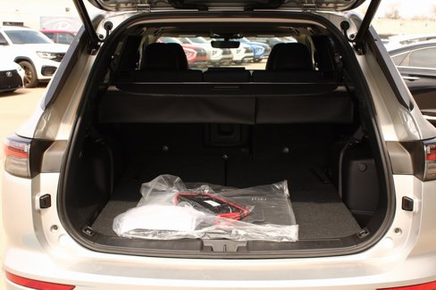 New 2025 Mitsubishi Outlander SE image 8