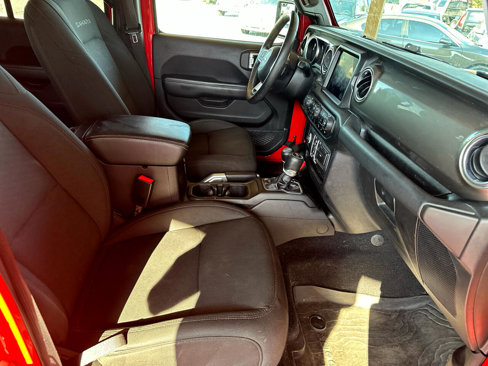 Used 2018 Jeep Wrangler Unlimited Sahara w/ Dual Top Group image 50