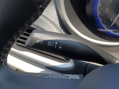 Used 2023 Chrysler Pacifica Touring-L image 16