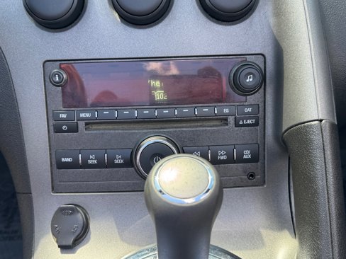 Used 2008 Pontiac Solstice Convertible w/ Preferred Package image 16