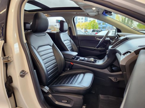 Used 2019 Ford Edge SEL w/ Equipment Group 201A image 21