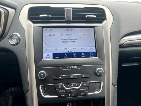 Used 2020 Ford Fusion SE image 14