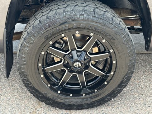 Used 2018 Toyota Tundra SR5 w/ SR5 Upgrade Package image 27