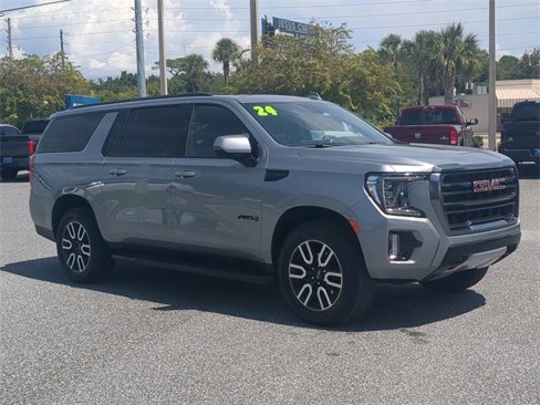 Used 2024 GMC Yukon XL AT4 w/ Technology Package image 2