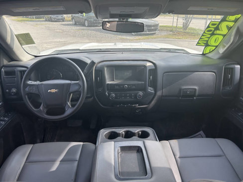 Used 2018 Chevrolet Silverado 1500 W/T w/ Trailering Package image 3