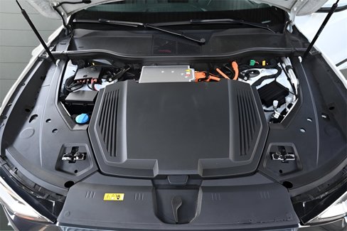 Used 2024 Audi Q8 e-tron Premium image 42