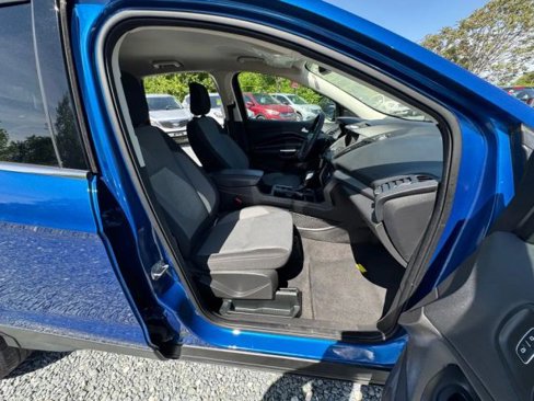 Used 2018 Ford Escape SE w/ Ford Safe & Smart Package image 16