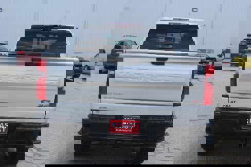 Used 2022 Chevrolet Silverado 1500 ZR2 w/ Technology Package image 3