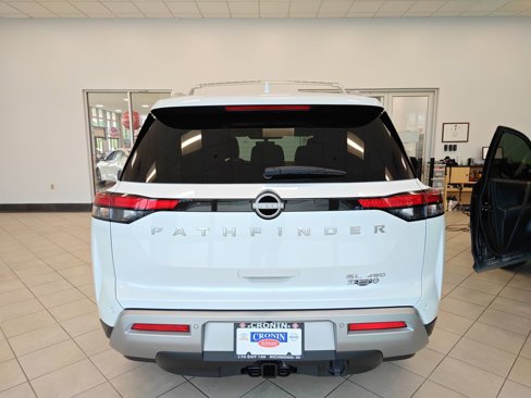 New 2025 Nissan Pathfinder SL w/ SL Premium Package image 3