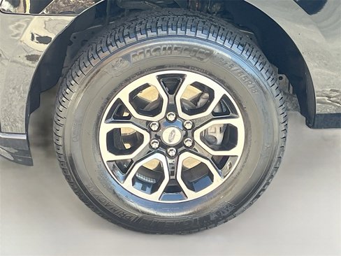 Used 2024 Ford Expedition Max XLT image 33
