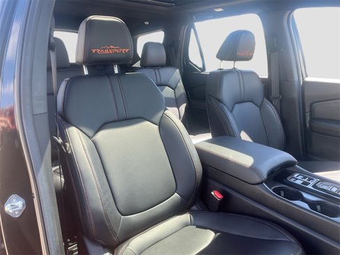 Used 2025 Honda Pilot TrailSport image 29