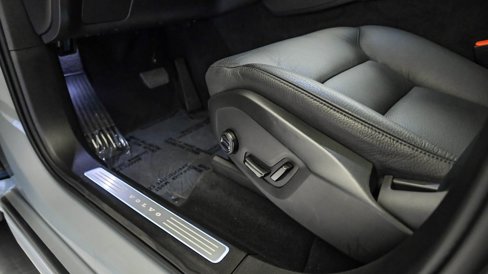Certified 2025 Volvo XC90 B6 Plus image 26