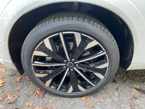 New 2026 Volvo XC60 T8 Ultra w/ Protection Package Premier image 10