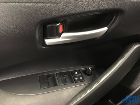 Used 2021 Toyota Corolla LE image 18