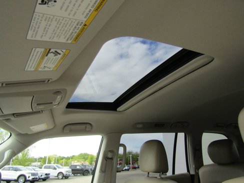 Used 2024 Nissan Armada Platinum w/ Captain's Chairs Package image 32