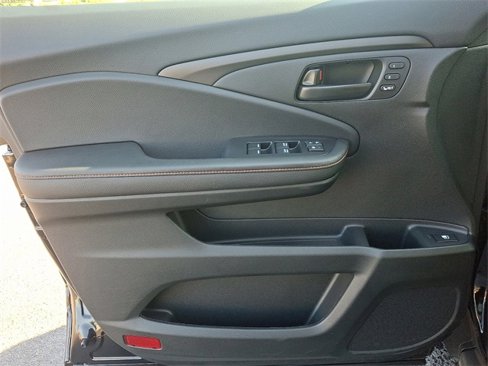 Certified 2025 Honda Ridgeline TrailSport image 12