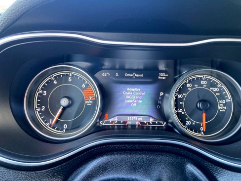 Used 2023 Jeep Cherokee Altitude Lux image 27
