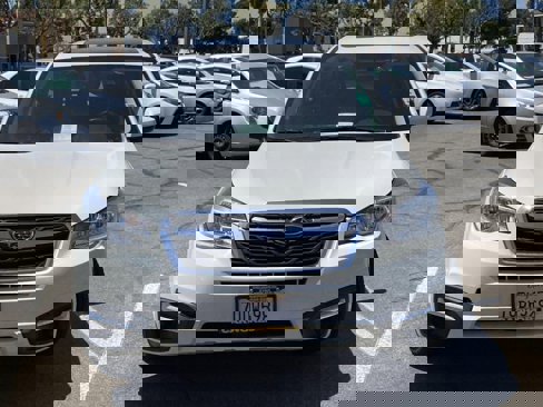 Used 2017 Subaru Forester 2.5i Premium w/ Popular Package #2A image 2