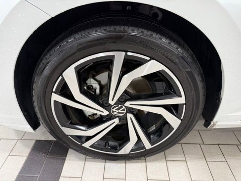 Certified 2025 Volkswagen Jetta SEL image 30