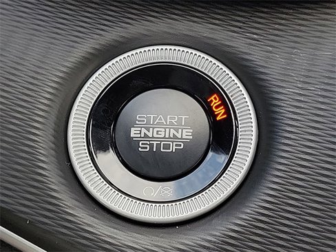 New 2025 Jeep Grand Cherokee L Laredo image 16