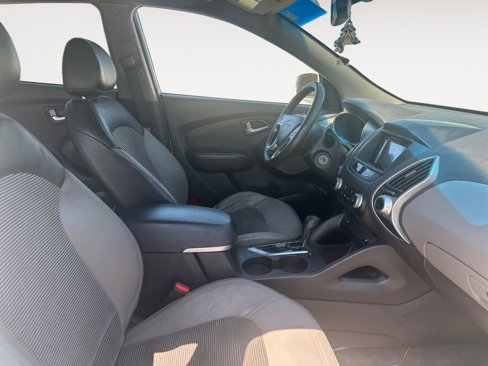 Used 2011 Hyundai Tucson GLS image 15