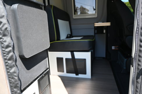 Used 2019 Mercedes-Benz Sprinter 4x4 144 w/ Premium Plus Package image 28