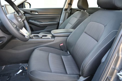 Used 2025 Nissan Altima 2.5 SV image 13