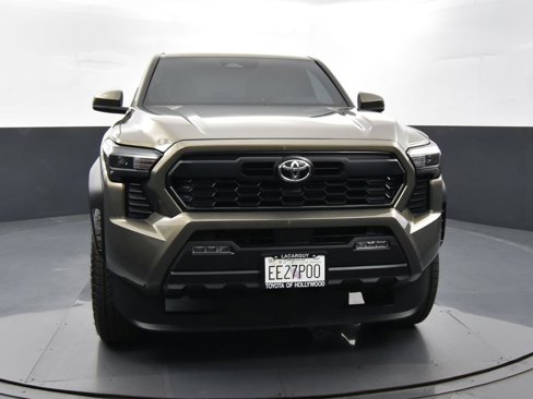 Used 2025 Toyota Tacoma TRD Off-Road image 3