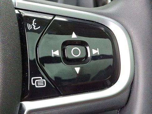 Certified 2025 Volvo XC60 B5 Plus image 20