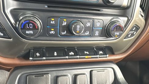 Used 2018 Chevrolet Silverado 1500 High Country image 27