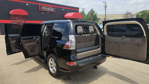 Used 2019 Lexus GX 460 w/ Navigation Package image 19