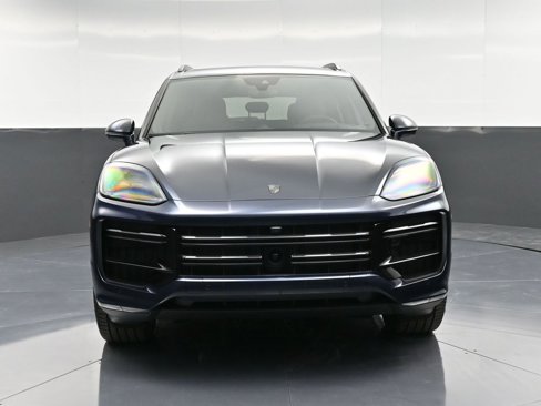 New 2025 Porsche Cayenne Turbo image 11