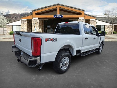 New 2025 Ford F250 XLT w/ FX4 Off-Road Package image 5