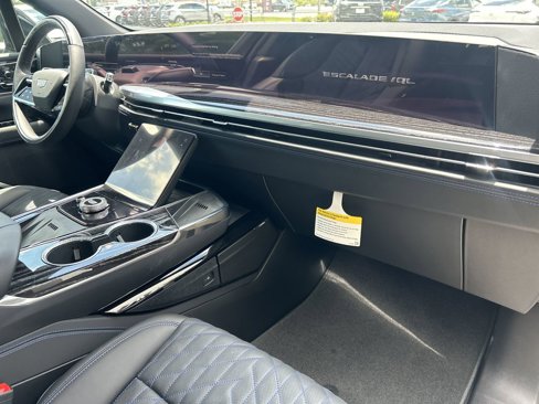 New 2026 Cadillac Escalade IQL Luxury image 12