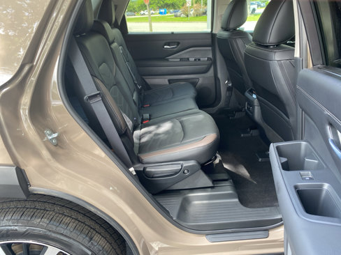 New 2025 Nissan Pathfinder Platinum w/ Cargo Package image 33