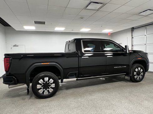Used 2024 GMC Sierra 3500 Denali w/ Technology Package image 14