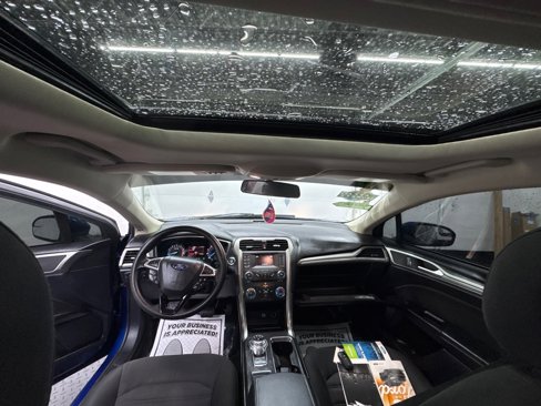 Used 2018 Ford Fusion SE image 5