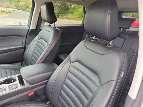 Used 2024 Ford Edge SEL image 19