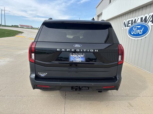 New 2025 Ford Expedition Active image 5