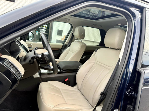Used 2020 Land Rover Discovery HSE image 18
