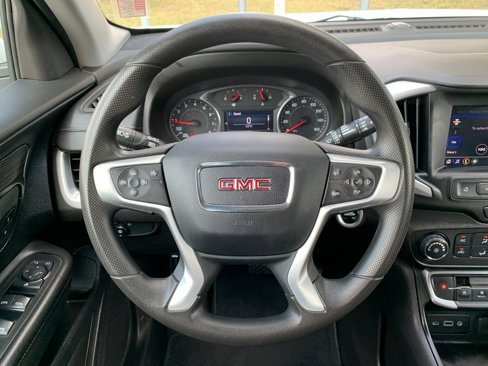 Used 2024 GMC Terrain SLE image 11