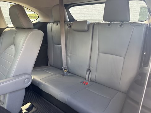 Used 2021 Toyota Highlander XLE image 41