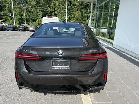 New 2026 BMW 530i xDrive w/ M Sport Package image 8